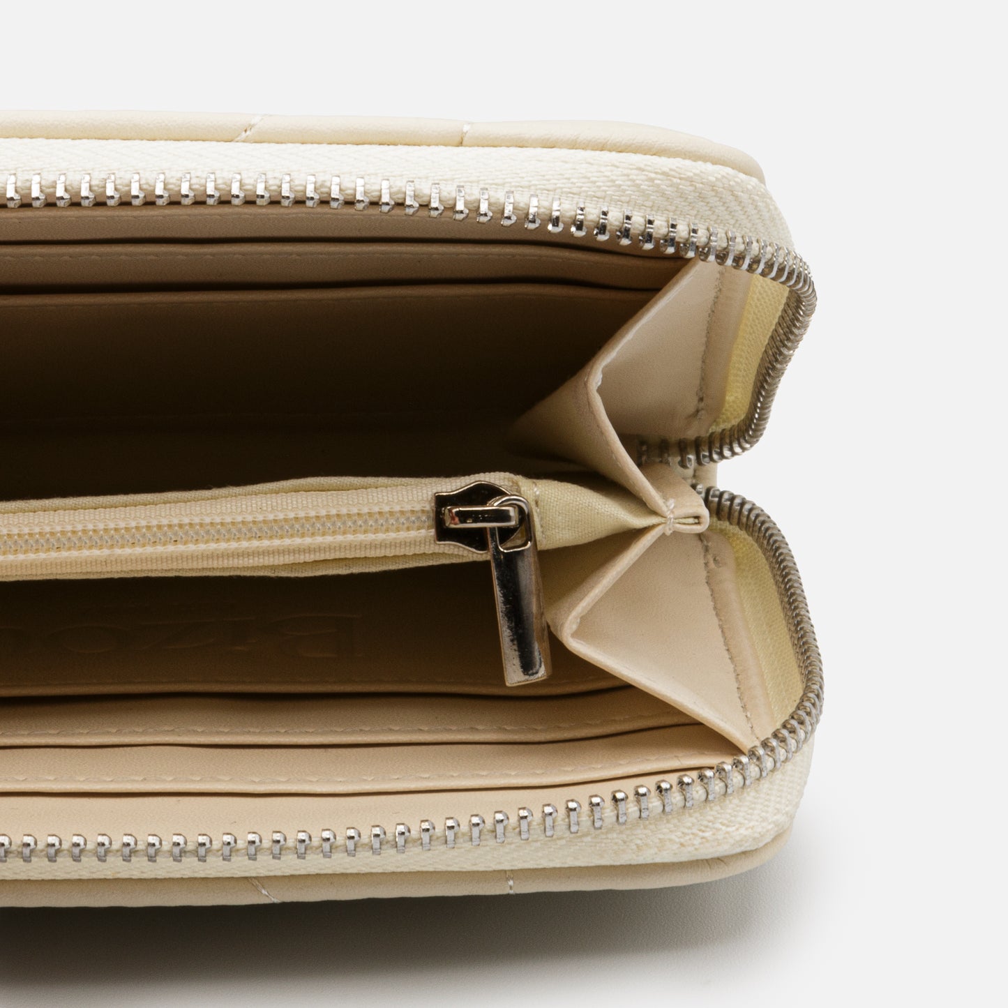 BG251W053IV - Ivory quilted PU wallet