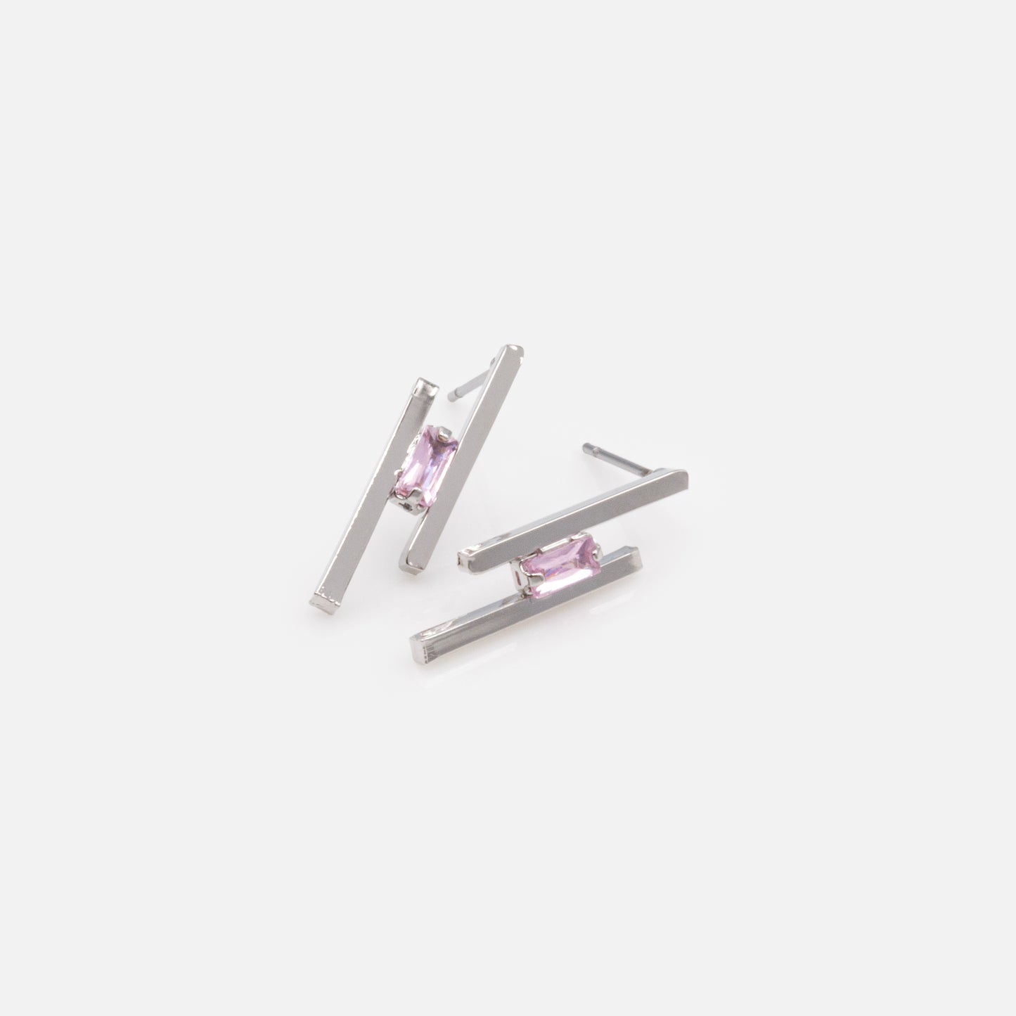 FS253E005SL - Parallel bar silvered earrings with light pink stone