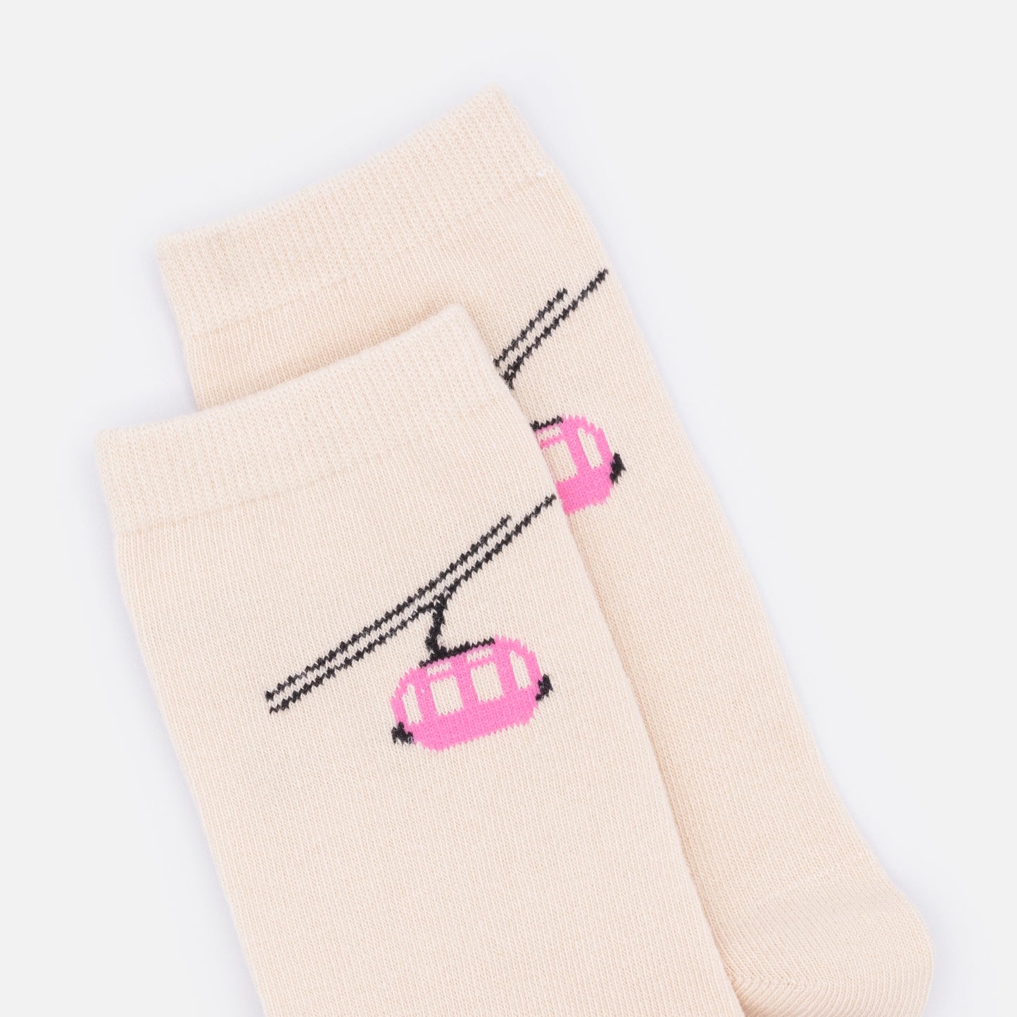 SO253-011MM - Beige socks with pink cable car