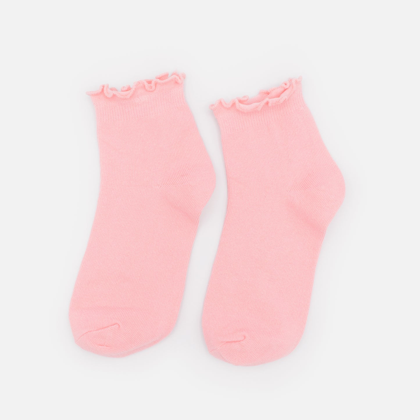 SO253-032PK - Pale pink ankle socks with wavy border