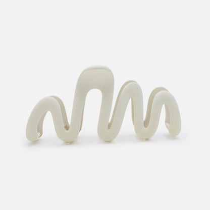 HA253W037BE - Pince blanche ondulée en plastique au fini mat