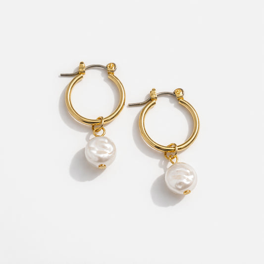 Golden hoop earrings with flat pearl charm - PL253E009GL