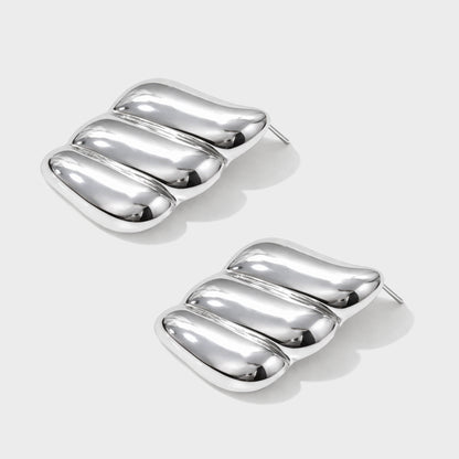 Boucles d'oreilles argentées ondulées en acier inoxydable - SF253E003SL