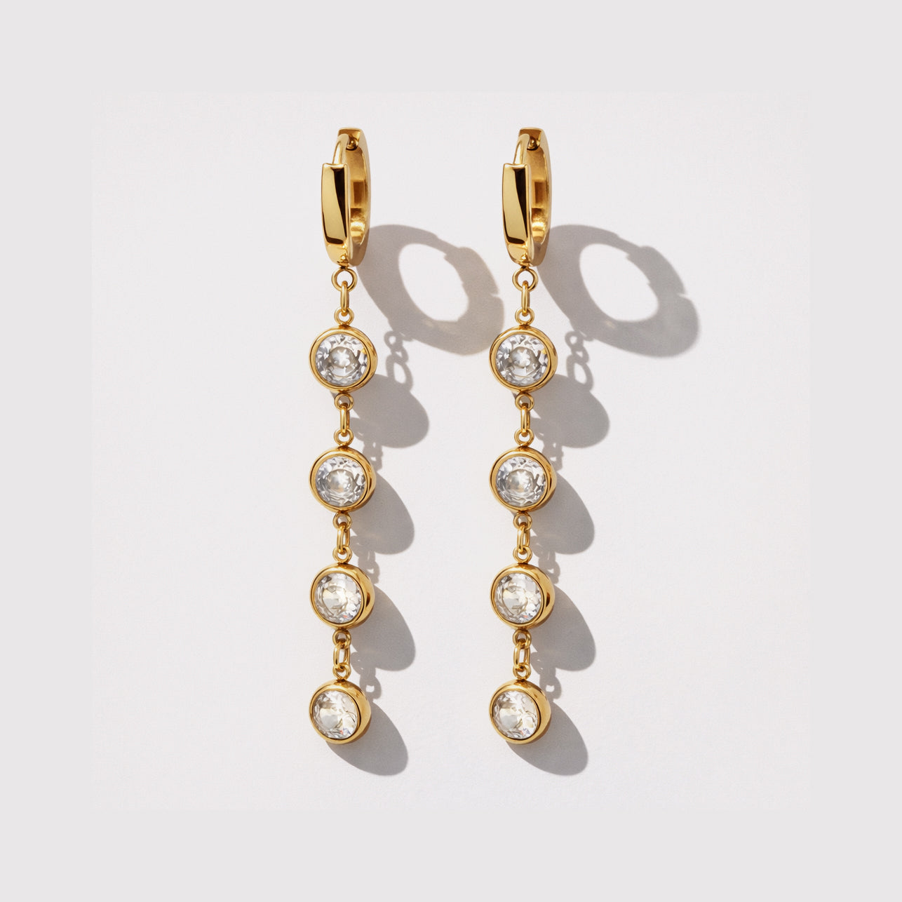 Boucles d'oreilles dorées en acier inoxydable suspension de zircons cubiques - SF253E005GL