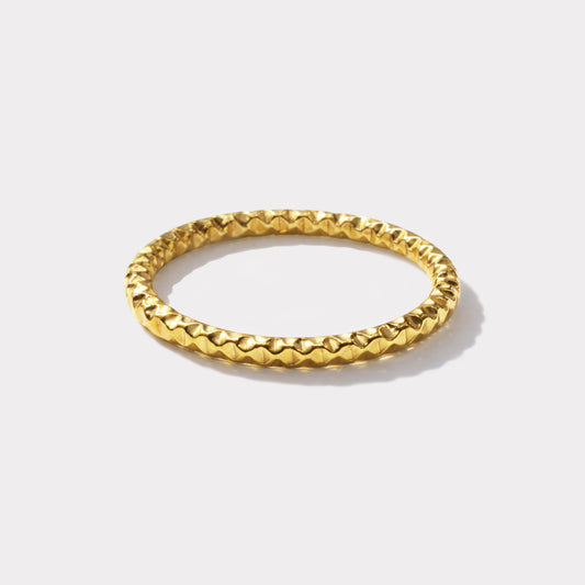 Hammered golden ring in stainless steel - SF253R033GL