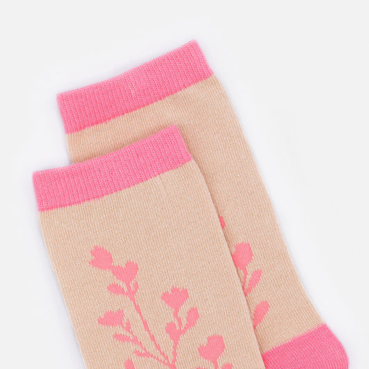Beige & pale pink socks with long bunch of flowers - SO253-001PK