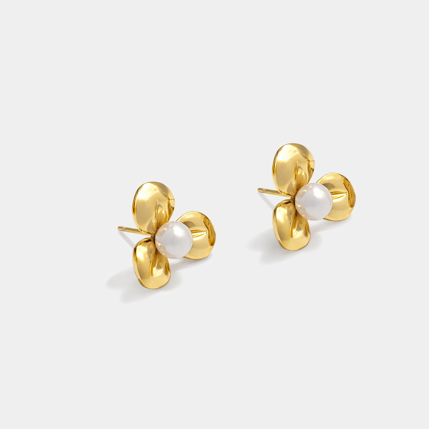 Golden flower earrings in stainless steel & pearl - SS253E002GL