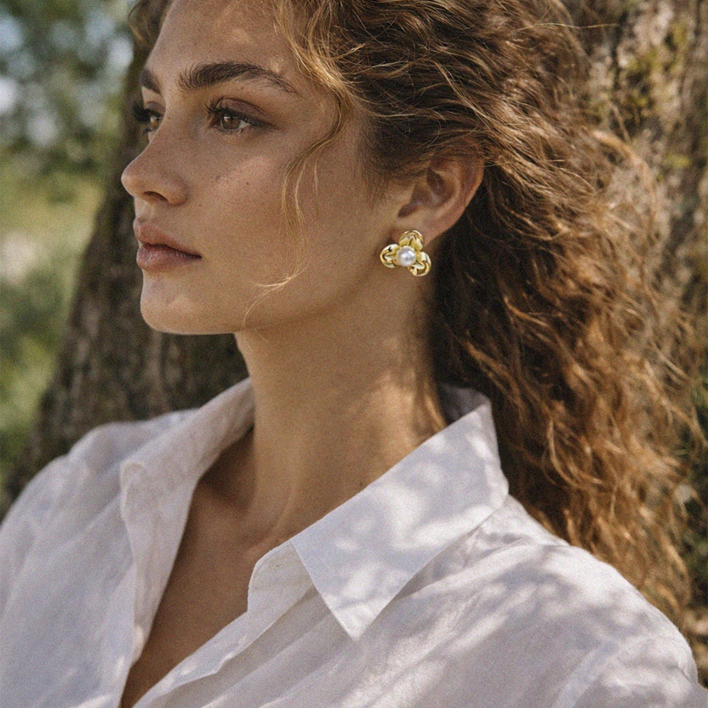 Golden flower earrings in stainless steel & pearl - SS253E002GL