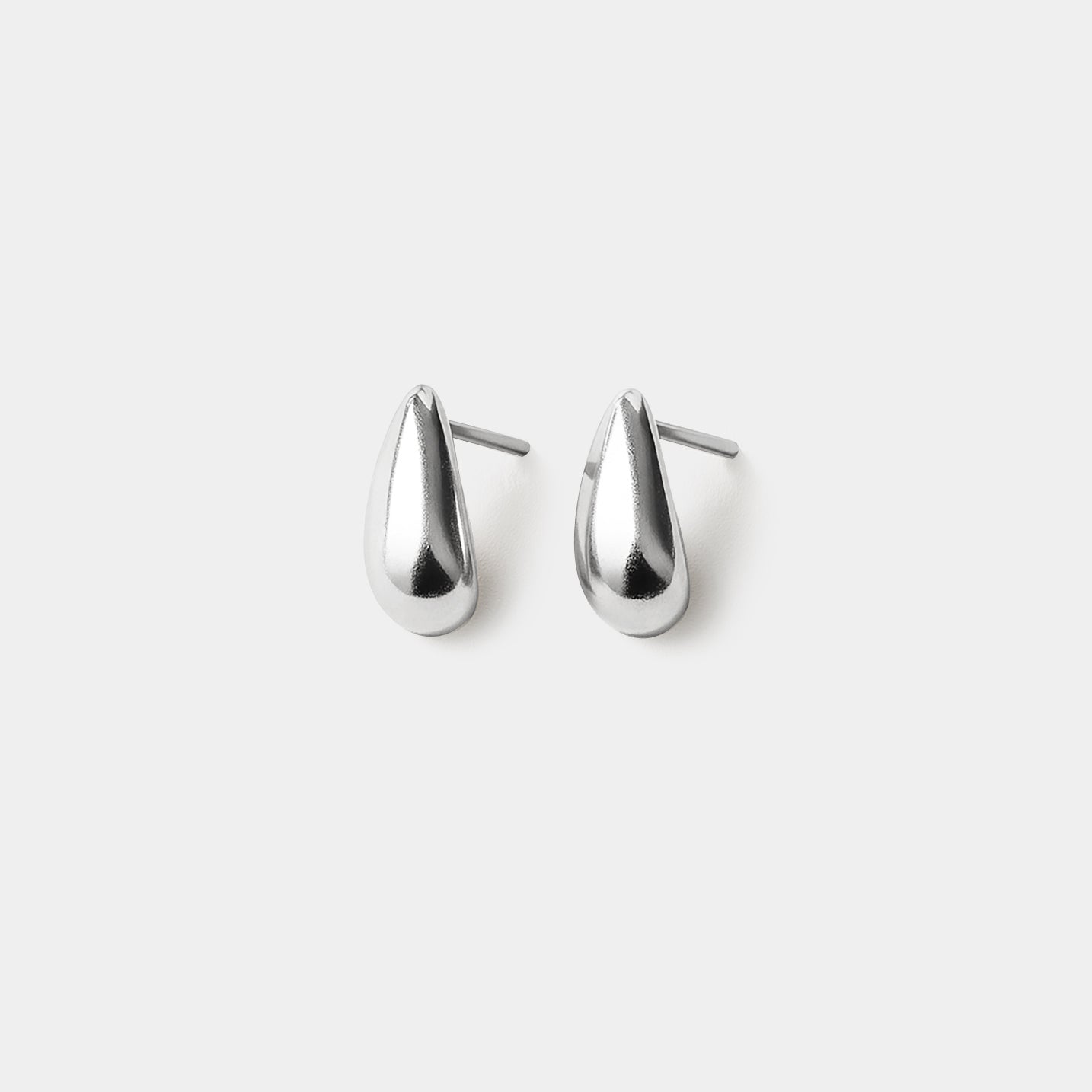 Petites boucles d'oreilles argentées en forme de goutte en acier inoxydable - SS253E008SL