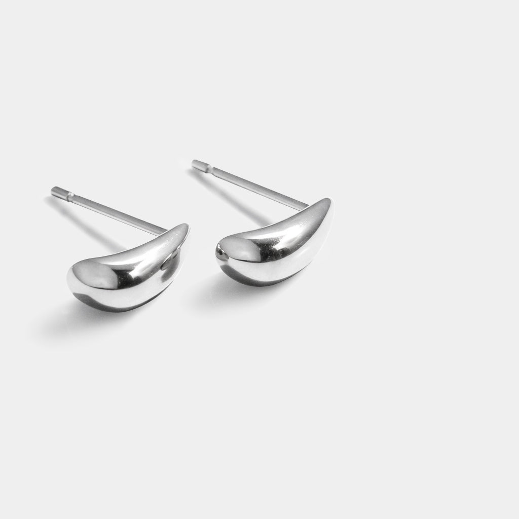 Petites boucles d'oreilles argentées en forme de goutte en acier inoxydable - SS253E008SL