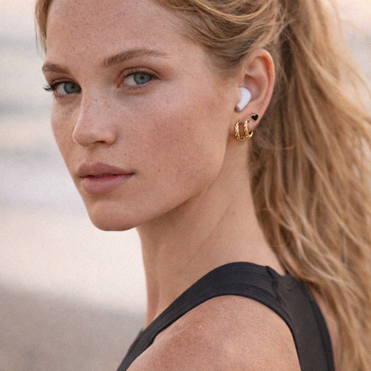 Trio de boucles d'oreilles cœurs noirs & dorés en acier inoxydable - SS253E013GL