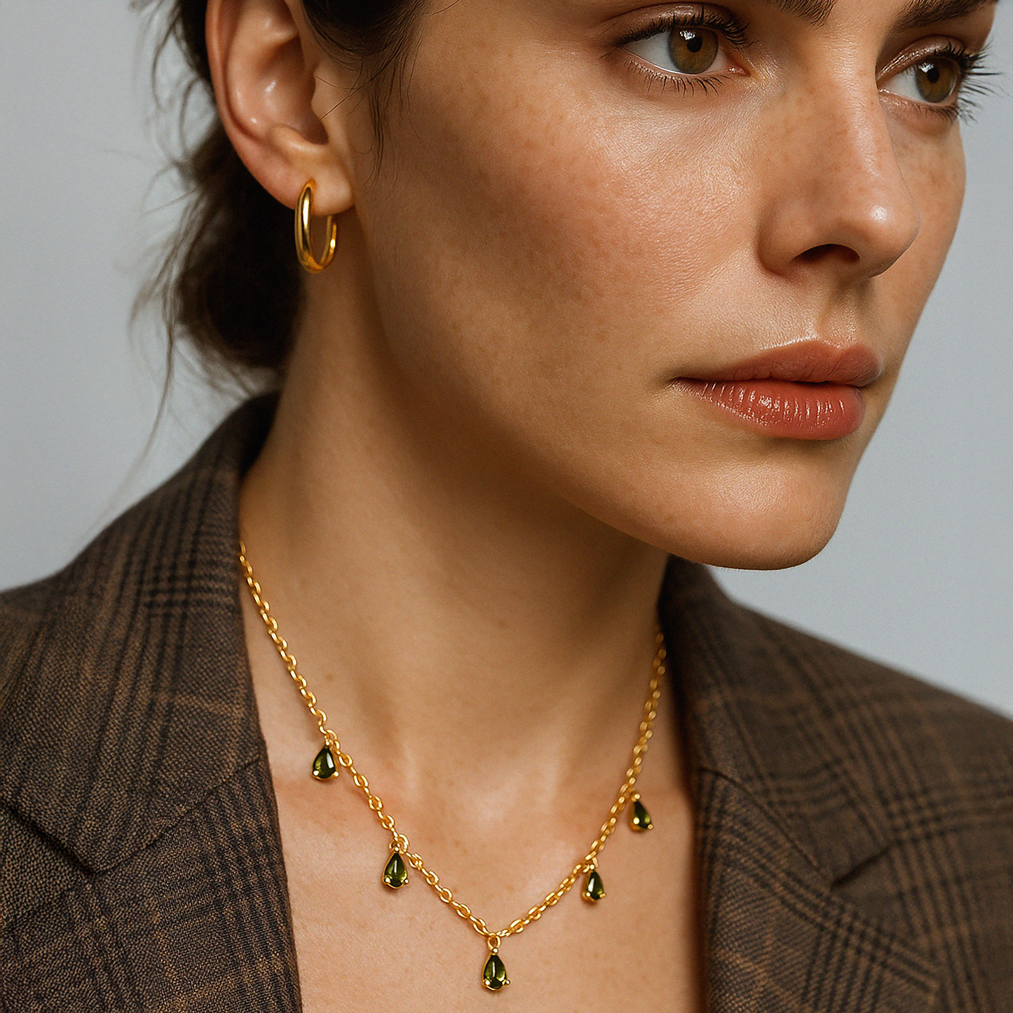 Golden necklace in stainless steel with green stone charms - SS253N015GL